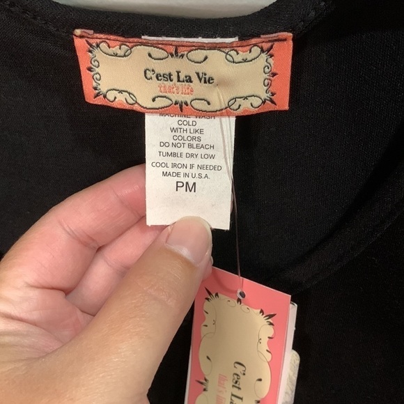 Floral color blocked T-shirt size petite medium - Picture 2 of 5